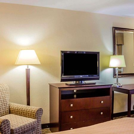 Quality Inn Waterbury Buitenkant foto