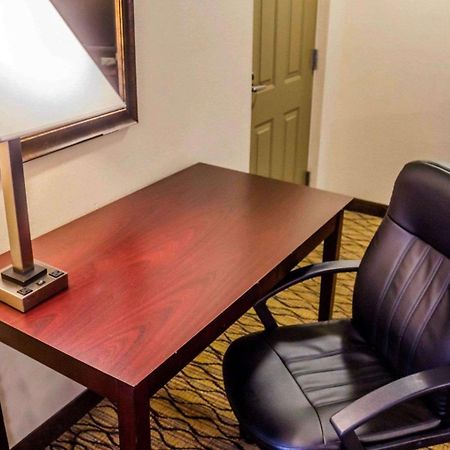 Quality Inn Waterbury Buitenkant foto