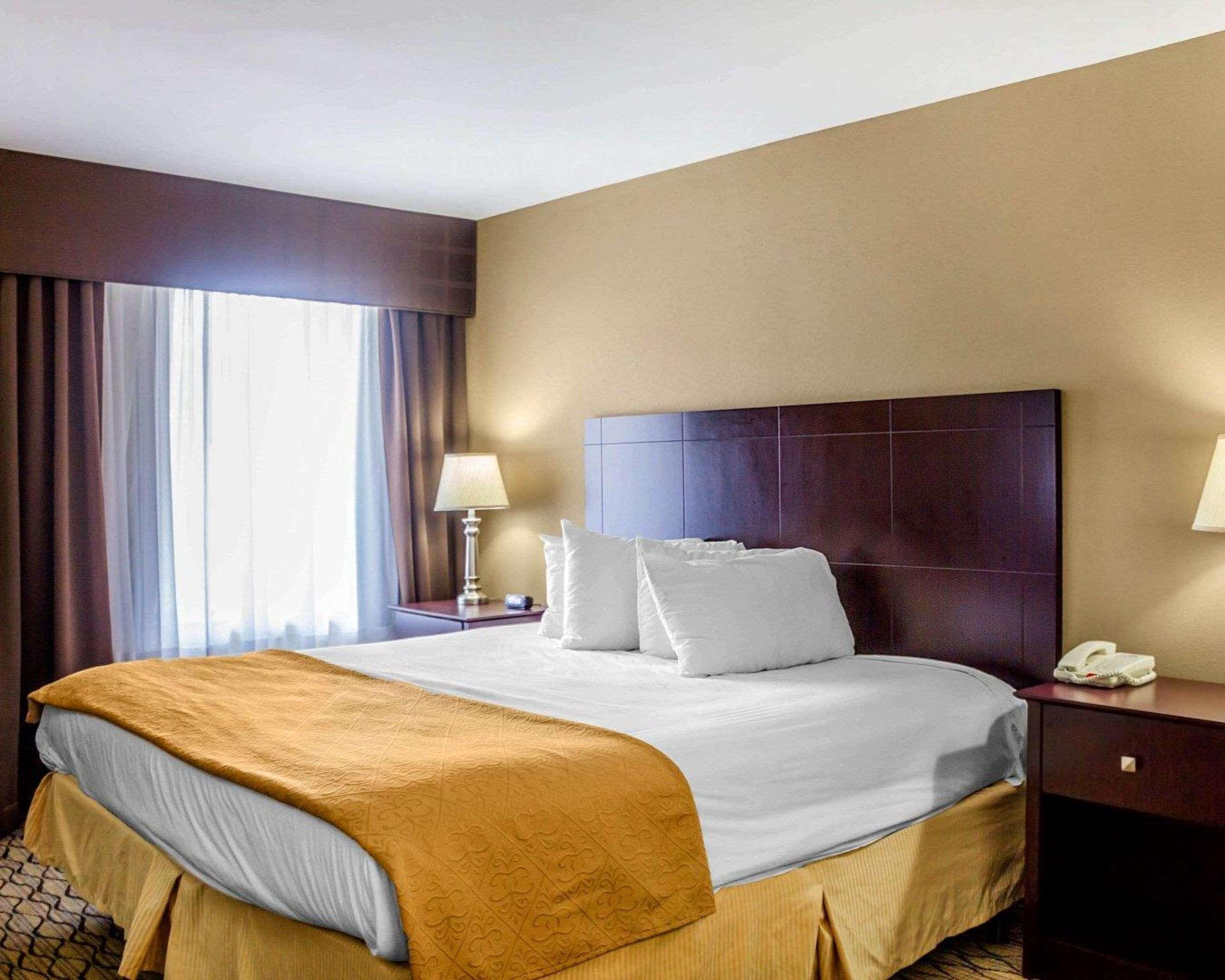 Quality Inn Waterbury Buitenkant foto