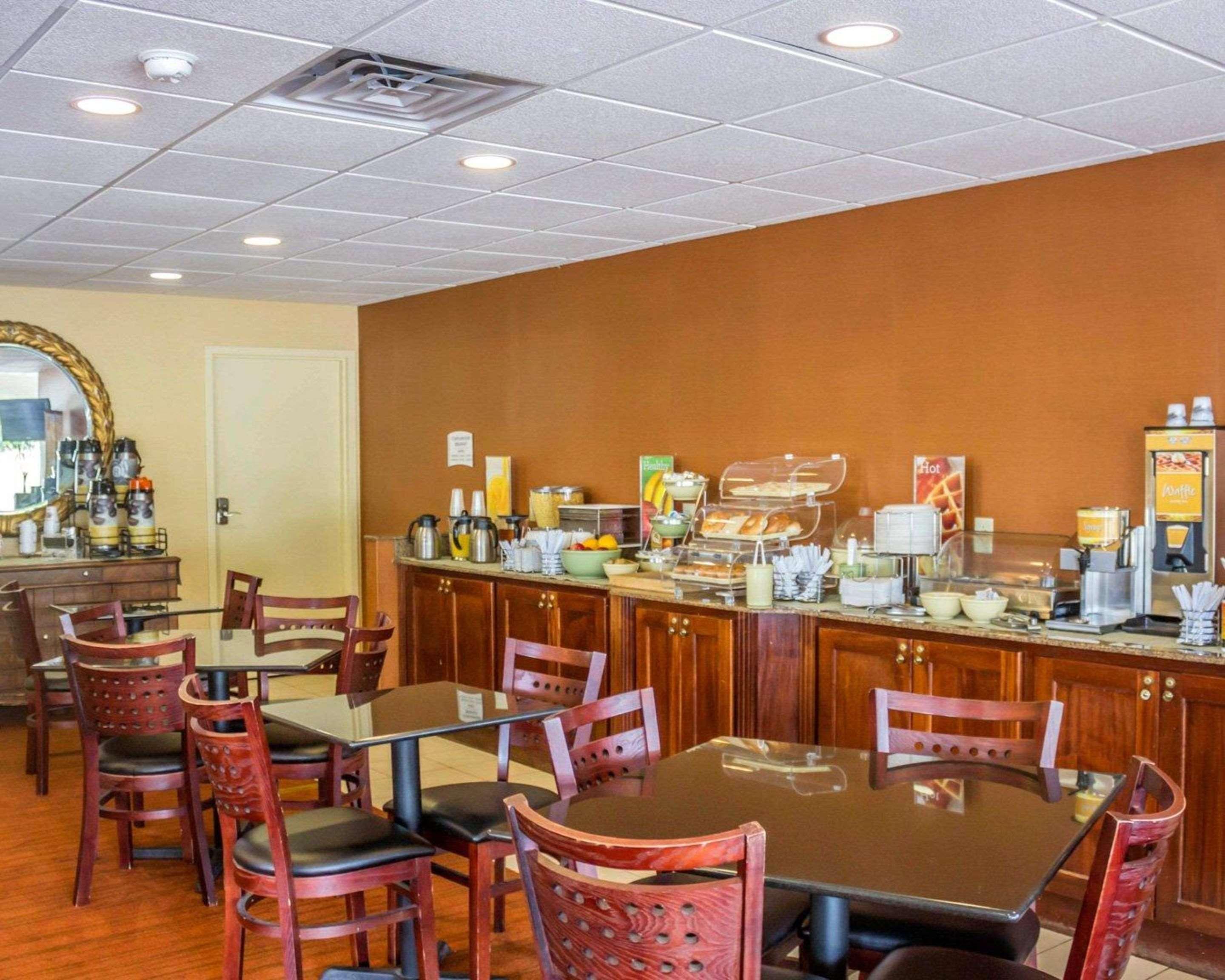 Quality Inn Waterbury Buitenkant foto