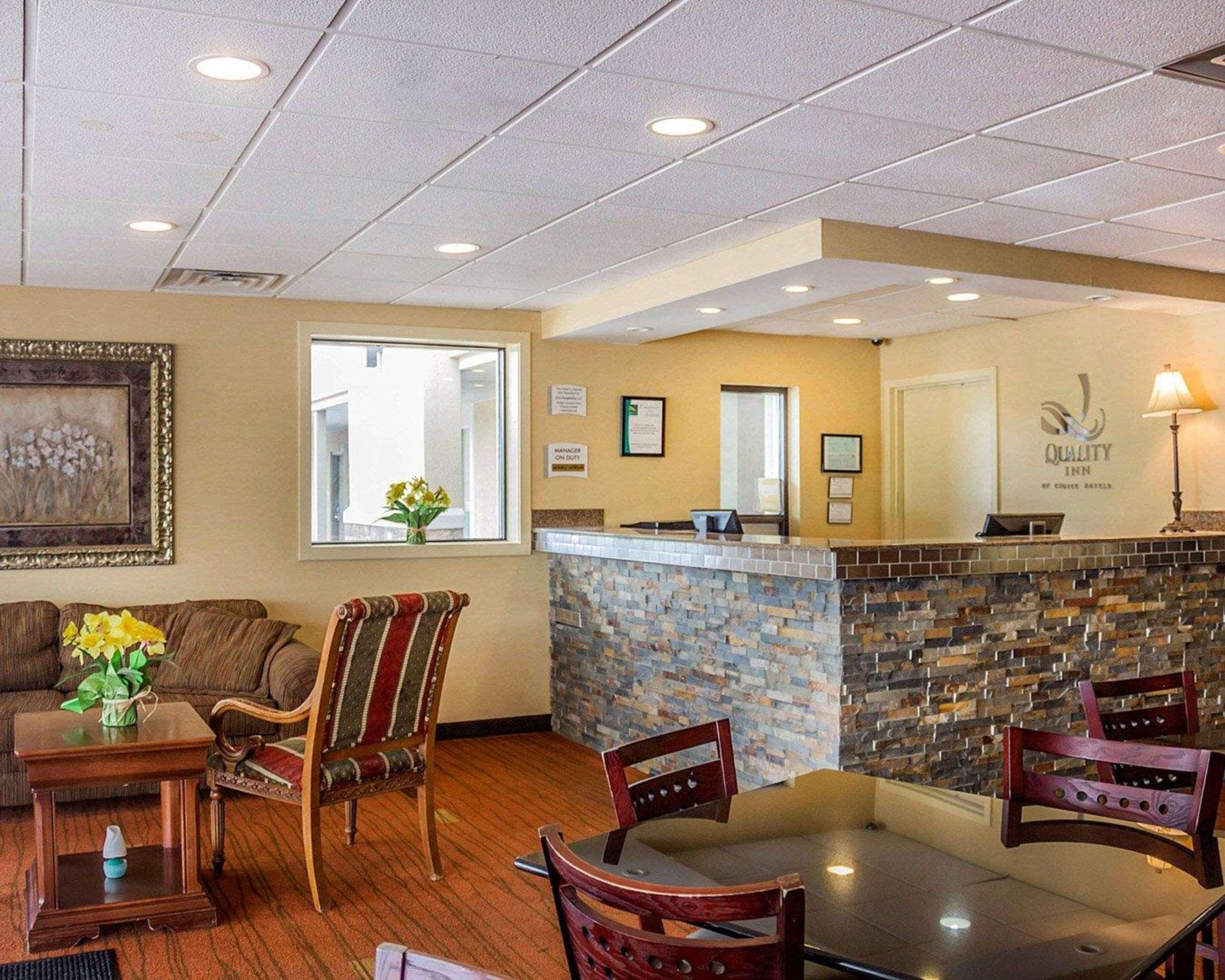 Quality Inn Waterbury Buitenkant foto