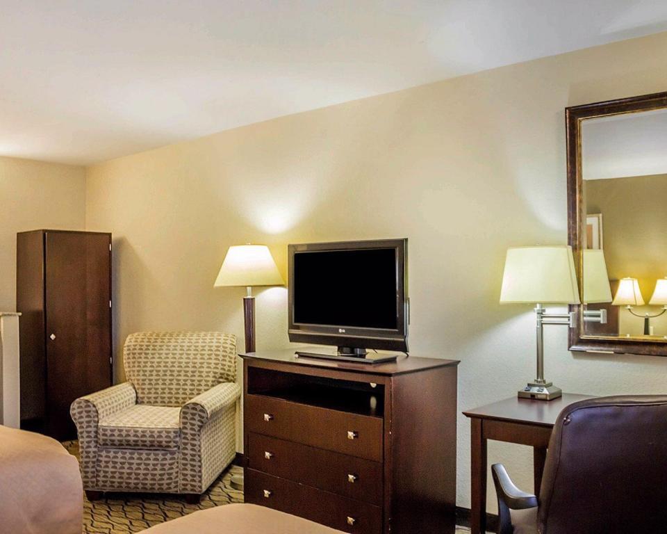 Quality Inn Waterbury Buitenkant foto