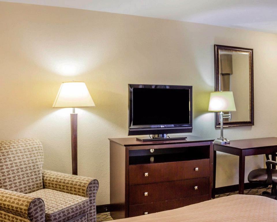 Quality Inn Waterbury Buitenkant foto
