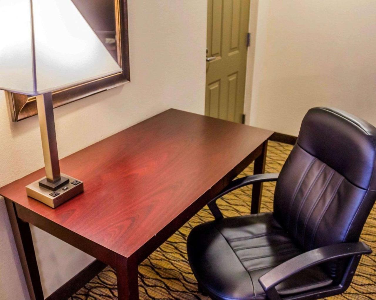Quality Inn Waterbury Buitenkant foto